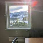 Three Bedroom With An Amazing Mountain View! *