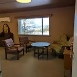 Three Bedroom With An Amazing Mountain View! *
